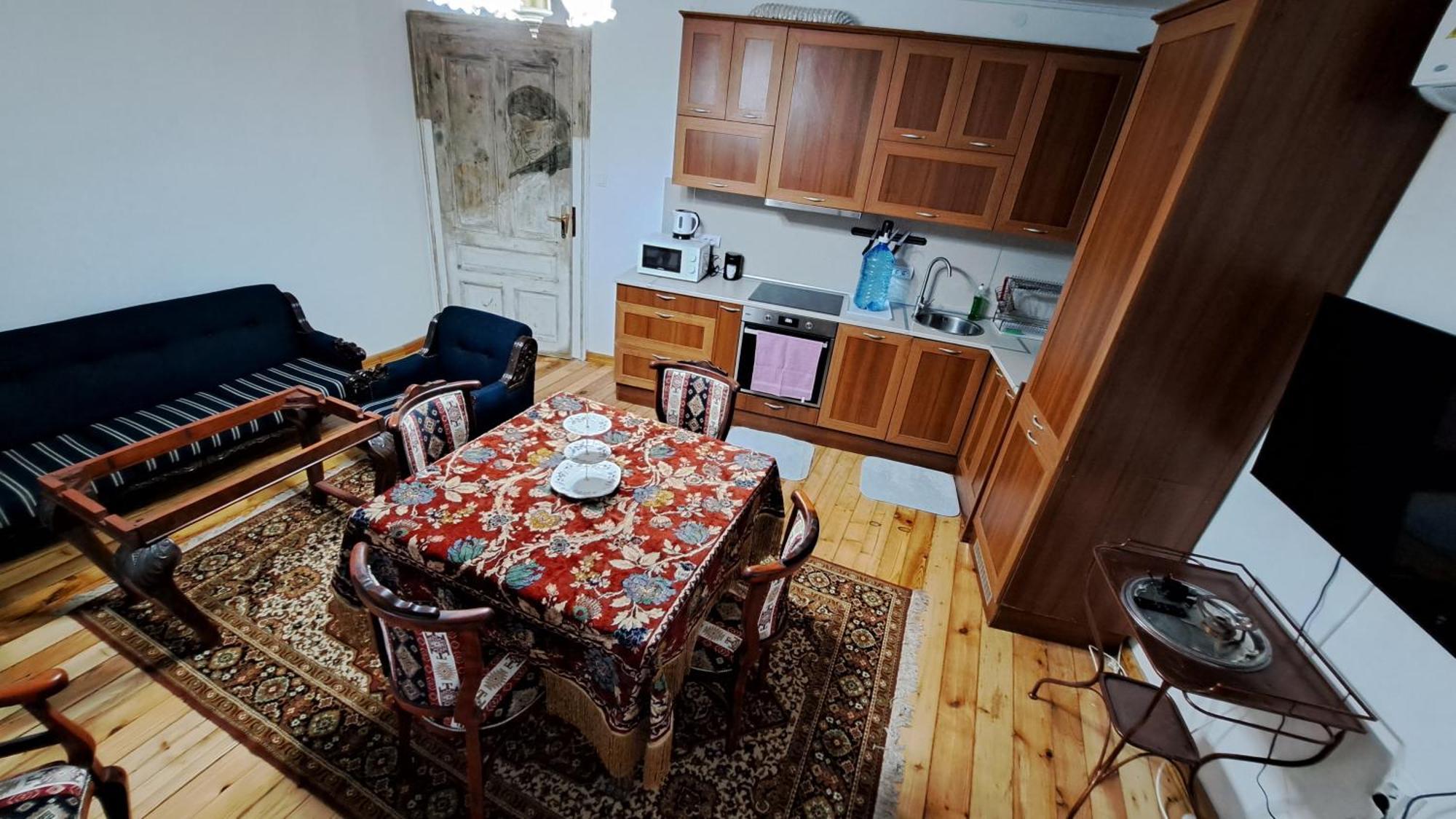 Modern & Old Apartment
